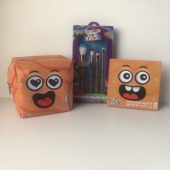 Cinnamon Toast Crunch Set: Eyeshadow Palette, Makeup Brushes, & Cosmetic Bag - Picture 1 of 11